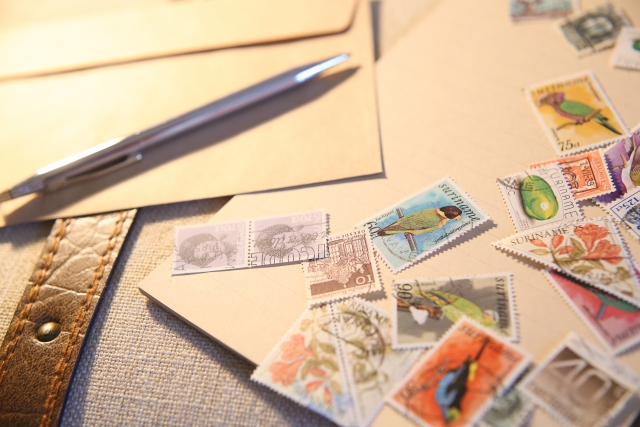 切手　手紙　イメージ