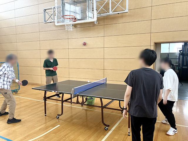 障害者雇用創造センター　蟹江町体育館分館　体育レクの様子　卓球