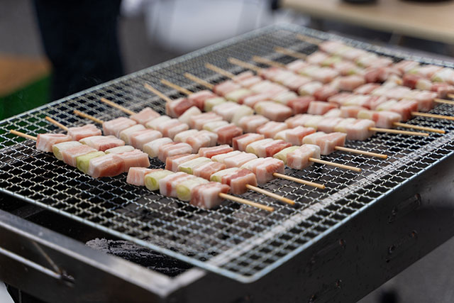 障害者雇用創造センター愛西秋祭り　串焼き