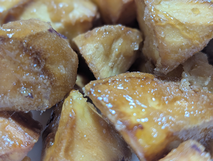 フレーベル_さつまいもで大学芋作り