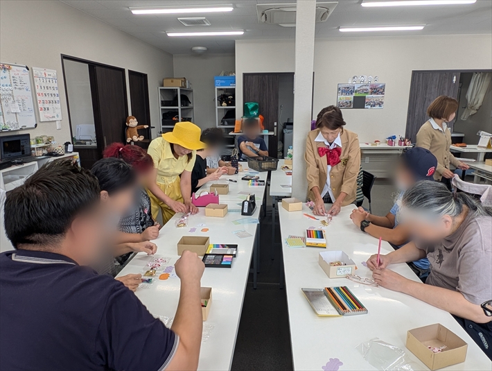 就労継続支援B型フレーベル_ハロウィンレクの様子