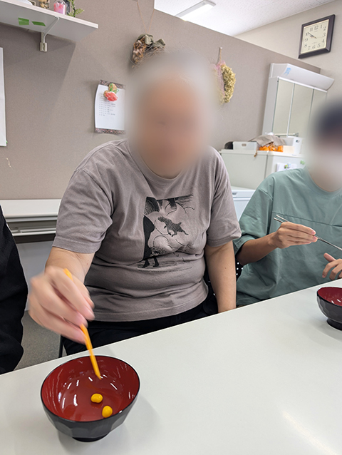 フレーベル_ハロウィンレク豆つかみ