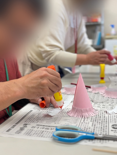 クリスマスツリー作り_障害者雇用創造センター