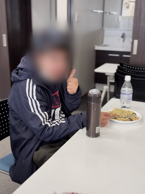 ナベ'sキッチン_障害者雇用創造センター理事長渡邉盛時による料理レクリエーション