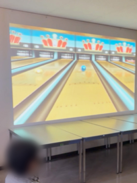 障害者雇用創造センターレクリエーション風景「投げリンピック」Wiiでボウリング！