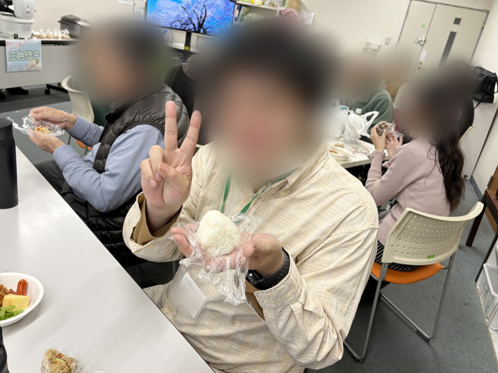 花より団子!?笑顔満開のお花見レク風景_障害者雇用創造センター