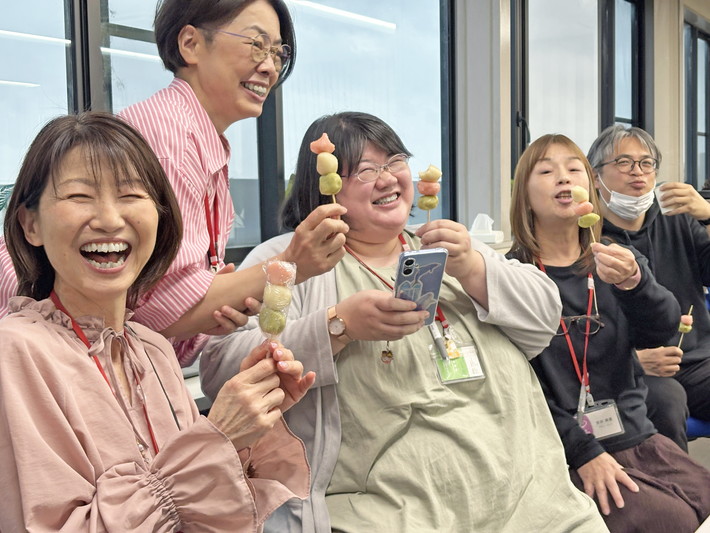 花より団子!?笑顔満開のお花見レク風景_障害者雇用創造センター