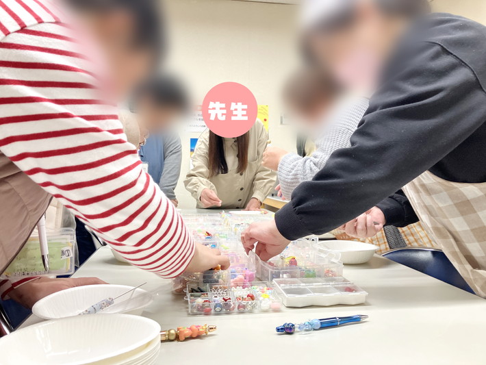 オリジナルボールペンづくりレクの様子_障害者雇用創造センター