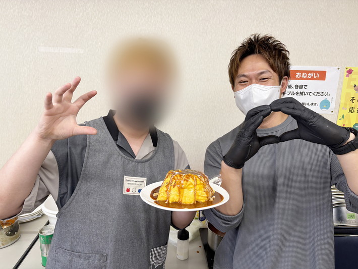 障害者雇用創造センター土曜出勤日レク「なべ’s キッチン」_手作りのオムライスと写真撮影！