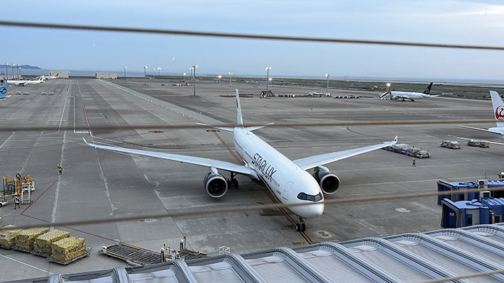 台湾から飛来した新進気鋭のエアライン、スターラックス航空。最新鋭の機体と高級感のあるデザインが、セントレアの国際線スポットに彩りを添える。